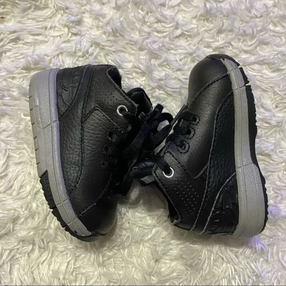 Jordan Ol'School Low Black/Metallic Silver-Black Sneakers Size 5C